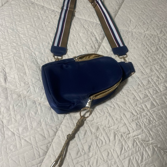 Ah. Dorned Crossbody Navy Color - Picture 13 of 15